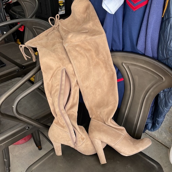 Charlotte Russe Over The Knee Faux Suede Tan Boots - Size 7 Great Condition - Picture 3 of 7